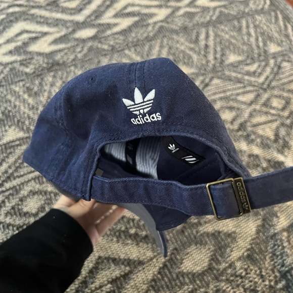 Navy adidas baseball hat - Picture 5 of 5